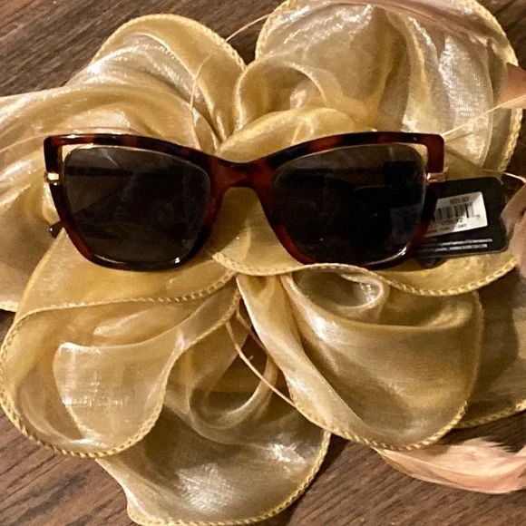 Foster Grant & Co. Ladies Sunglasses - Picture 8 of 8